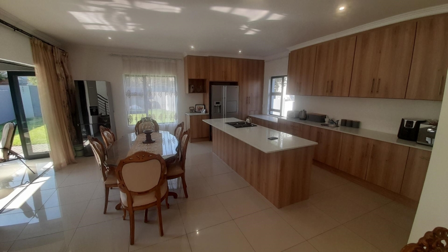 3 Bedroom Property for Sale in Gateway Manor North West